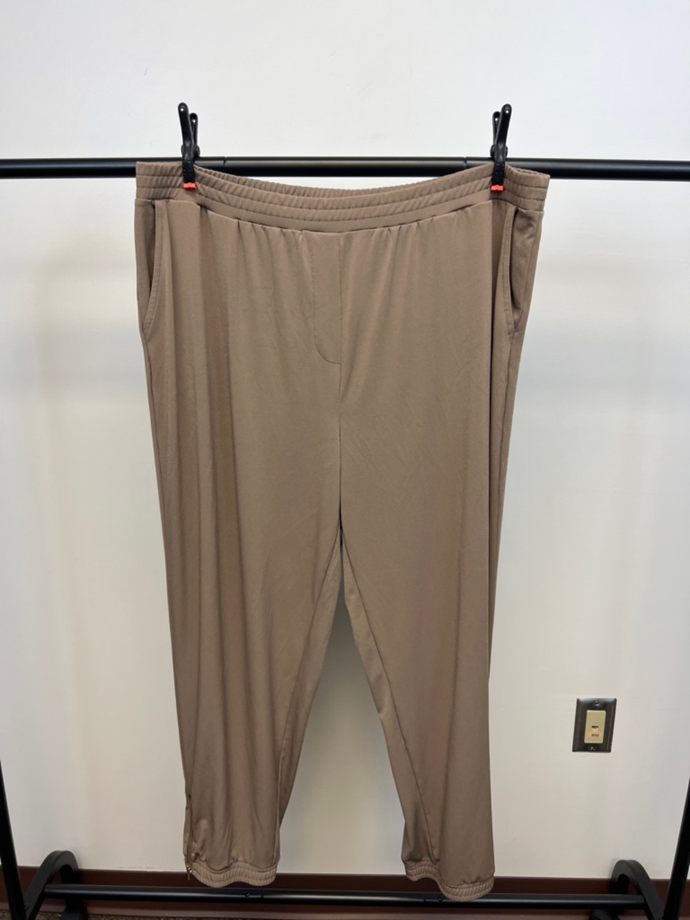Susan Graver Women's Tan & Gold Stretchy Pull On Pants Pockets Elastic Ankle 1X
